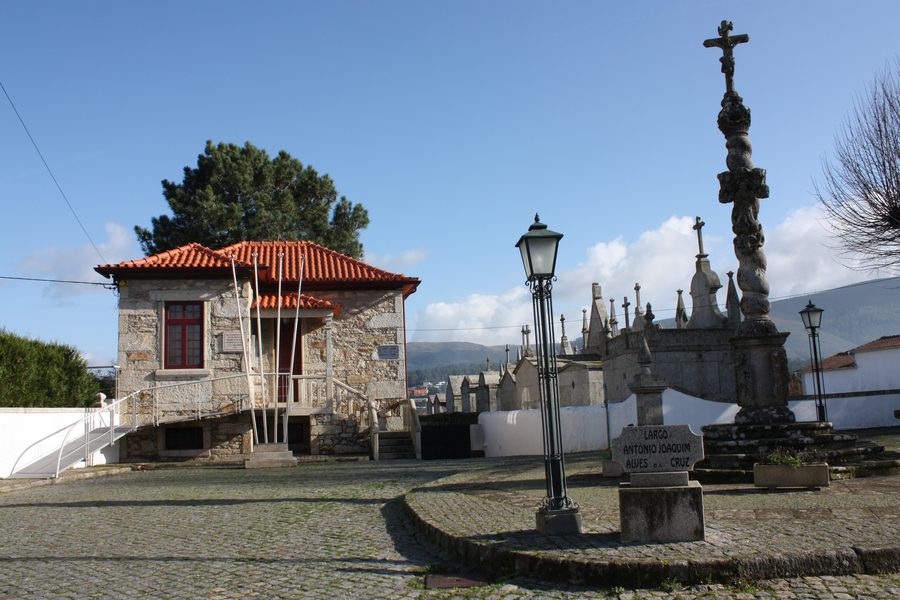 Cruzeiro de Venade in Caminha, Portugal