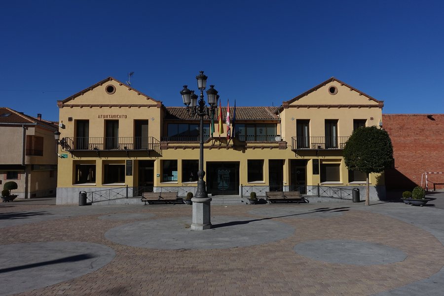File:Ayuntamiento de Valverde del Majano.jpg