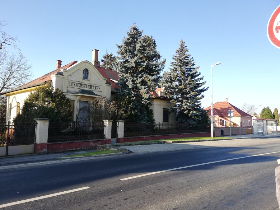 File:20241201 095834 Bük régi gyógyszertár.jpg