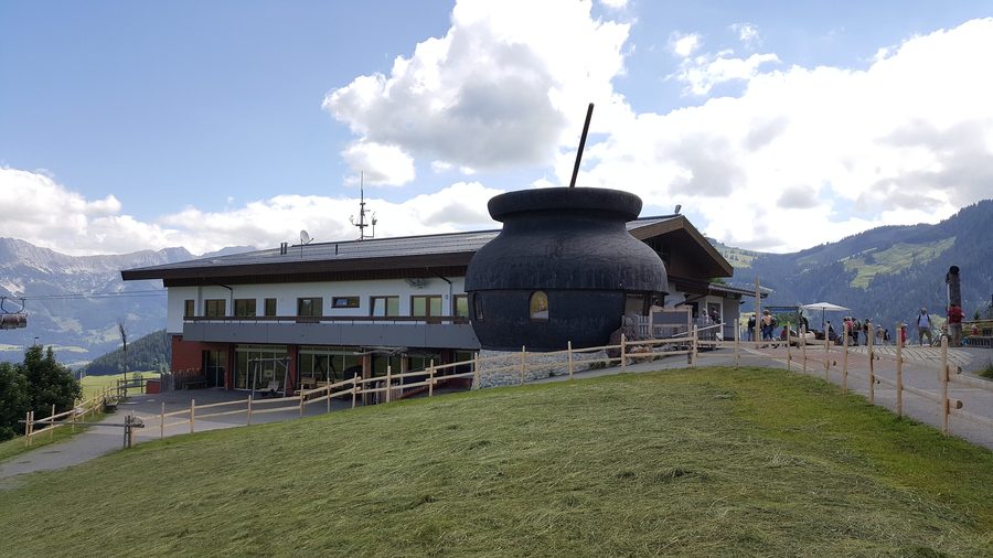 Top station of the Hochsöll cable car with a reference to the Hexenwasser experience world