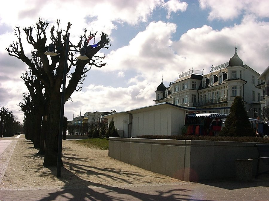 Ahlbeck promenade with beach hotel