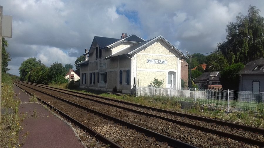 File:Port le Grand, station.jpg