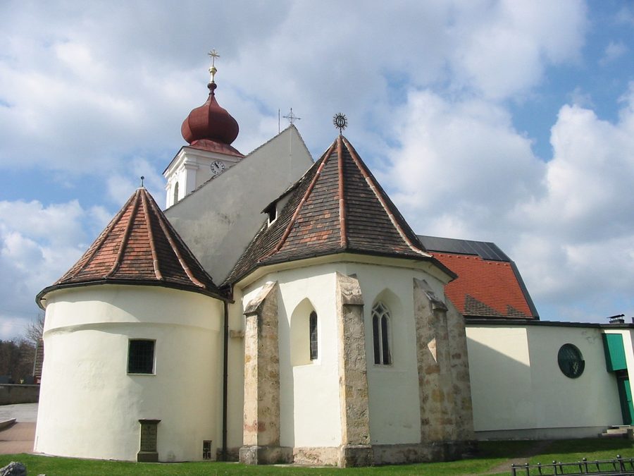 Außenansicht der Pfarrkirche von St. Valentin-Landschach