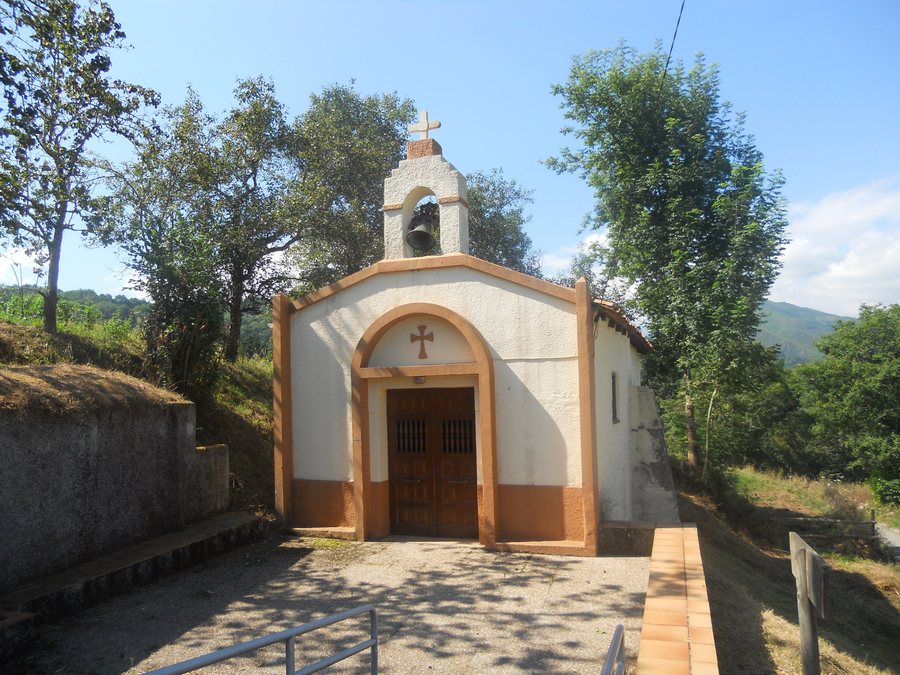 File:Capilla de San Lorenzo , S. XVIII- Romillo, Parres - Asturias. - panoramio.jpg