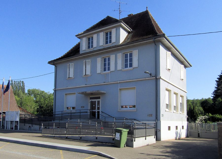 File:Diefmatten, Mairie-école 2.jpg