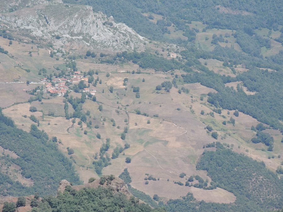 File:Barrio Brez from Pico Jano.jpg