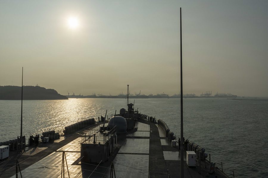 USS Blue Ridge entering the port of Laem Chabang in Thailand