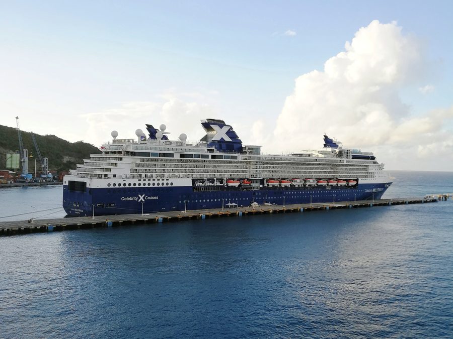 Cruise ship off Sint Maarten