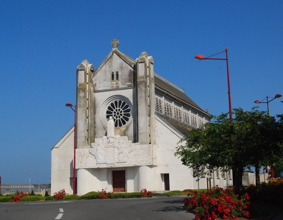File:Hirson Eglise Sainte Thérèse.JPG