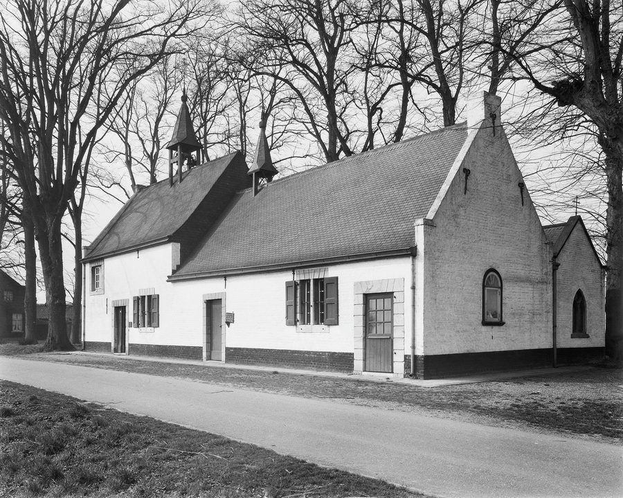 Exterior view of Chapel Under the Linden near Thorn