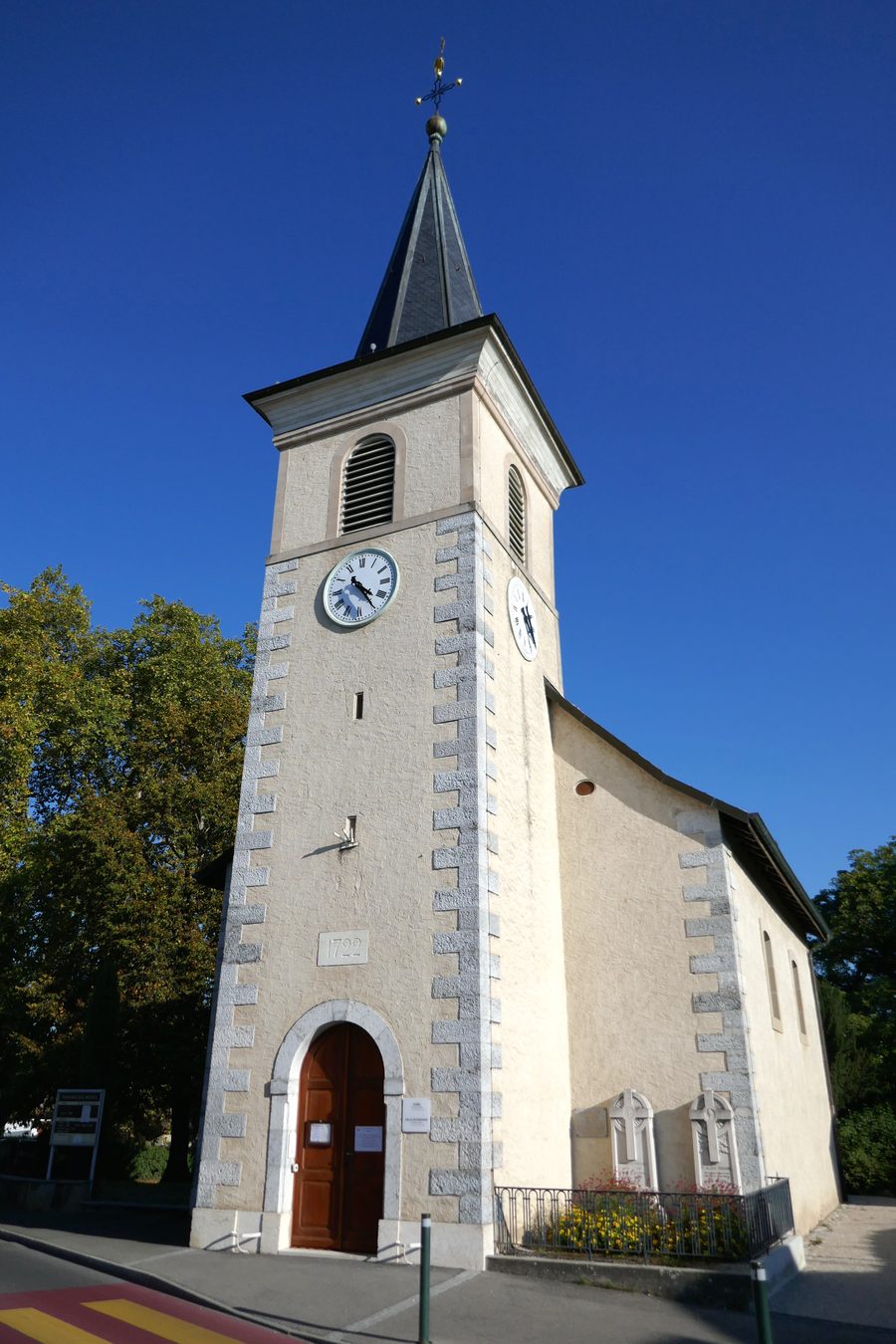 Exterior view of Saint-Pierre Church in Meinier in the canton of Geneva
