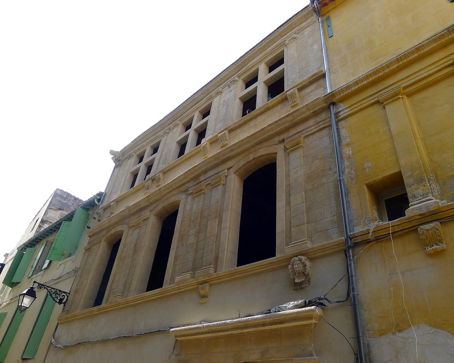 File:P1050742 Arles rue Tour-du-Fabre n°32 hôtel Varadier de Saint-Andiol MH rwk.jpg