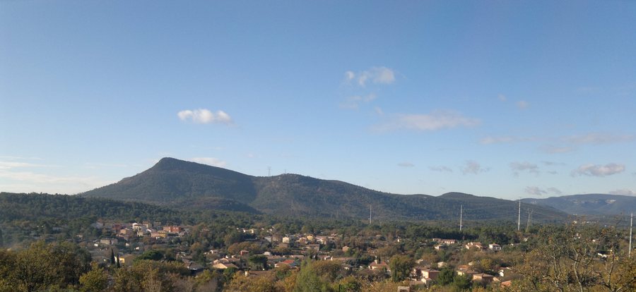File:83136 Rocbaron, France - panoramio.jpg