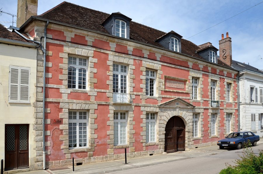 File:Maison du 17ème siècle à Villenauxe-la-Grande DSC0091.jpg