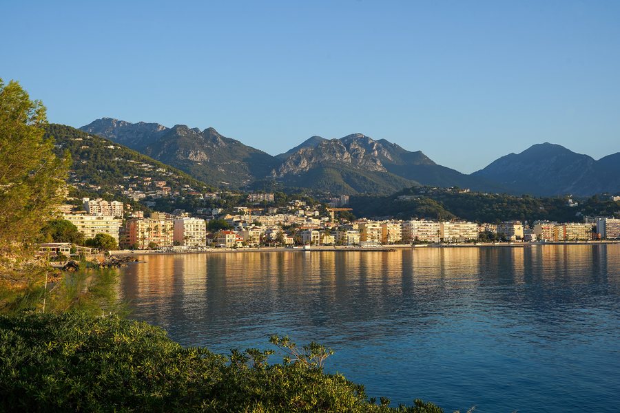 File:Bay Promenade Roquebrune Cap Martin Sep23 A7C 06454.jpg