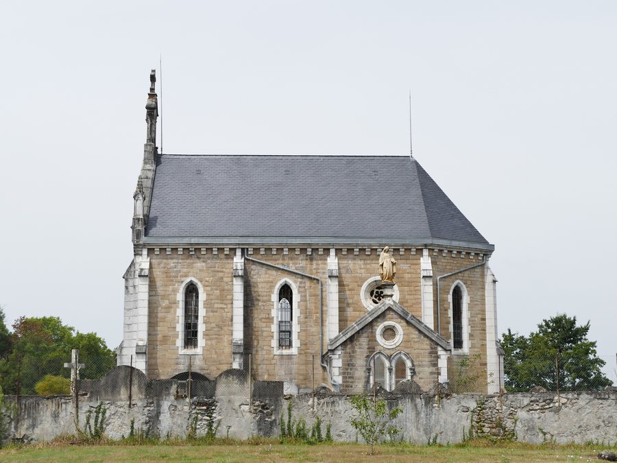 File:Moumour - Chapelle du cimetière - 1.jpg