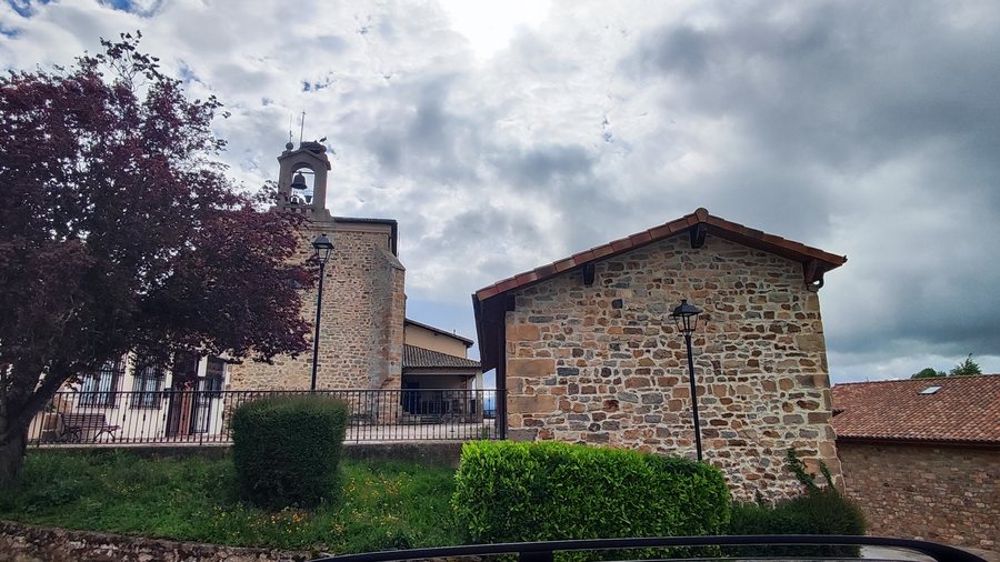 File:Iglesia de San Miguel Arcángel, Elosu 2.jpg