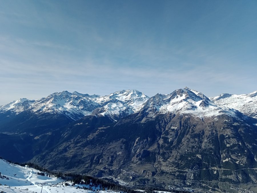 File:Aiguille de Polset La Norma 01.jpg