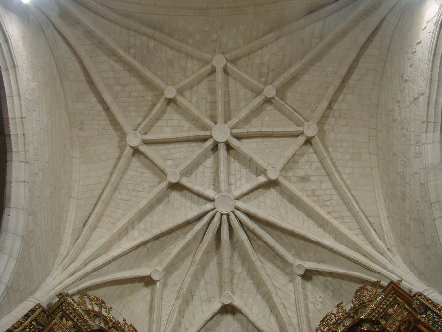 File:Olivares de Duero iglesia San Pelayo boveda presbiterio ni.jpg