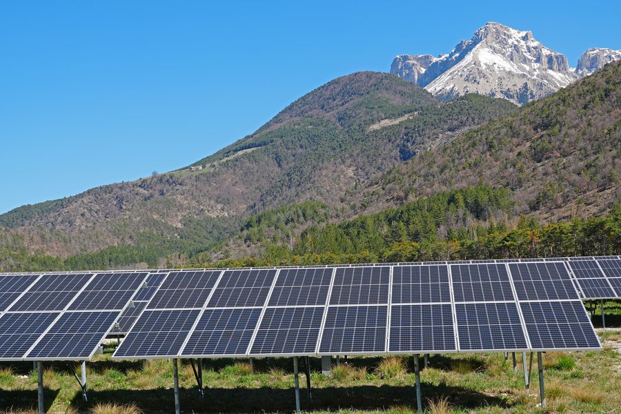 File:Centrale photovoltaïque de Montmaur (Hautes-Alpes, France) DSC00920.jpg