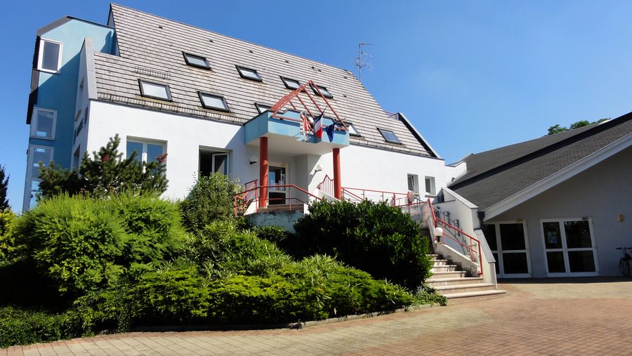 File:Neugartheim-Ittlenheim Mairie (2).JPG