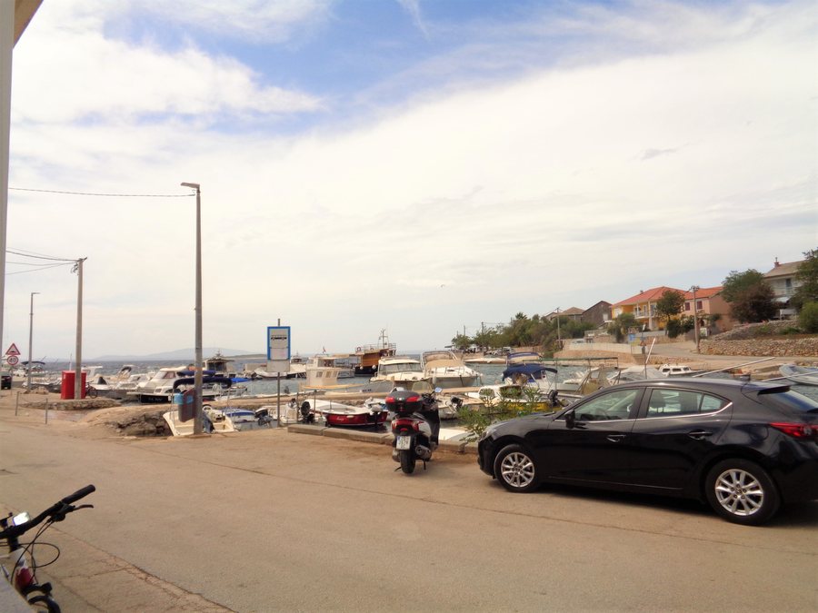 File:Uvala Tovrnele, Lun, otok Pag (Croatia).jpg