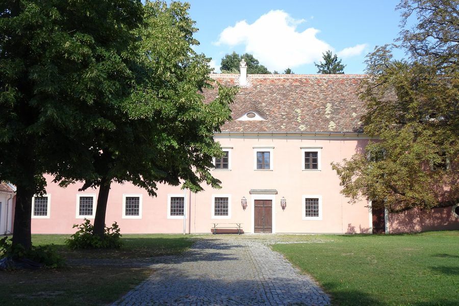 Main building of the Alte Hofmühle with the Hollabrunn town museum