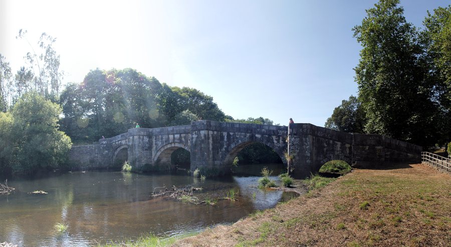 File:Ponte de Brandomil - Zas - 01.jpg