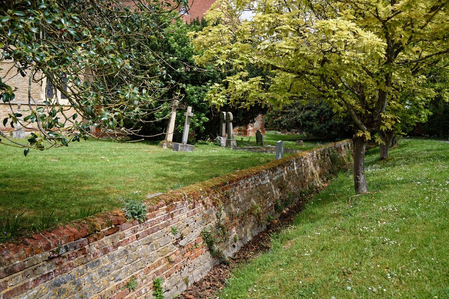 File:Bayford St Mary's Church churchyard ha-ha Hertfordshire England 01.jpg