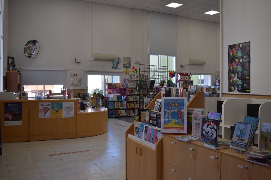 File:Biblioteca Luis Seoane de Arcade, Soutomaior.jpg