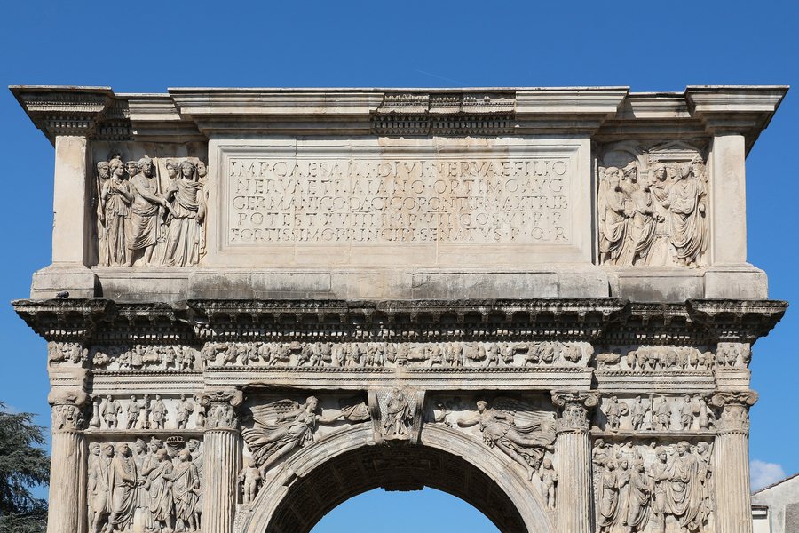 File:Arch of Trajan (Benevento) 02.jpg
