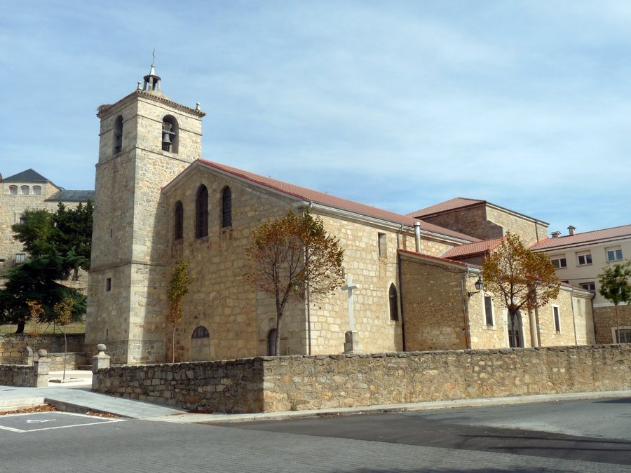 File:Church of San Juan Bautista, Las Navas del Marqués.jpg