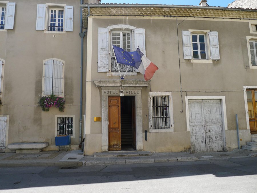 File:Mairie Chomérac 2012-07-31-018.jpg