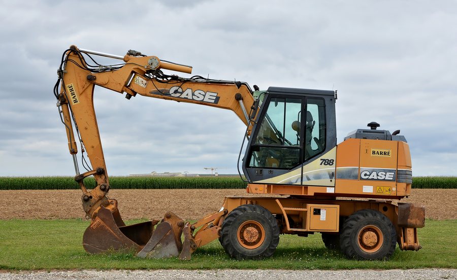 File:Pelleteuse Case 788, Saint-Macoux (86), 2013.jpg