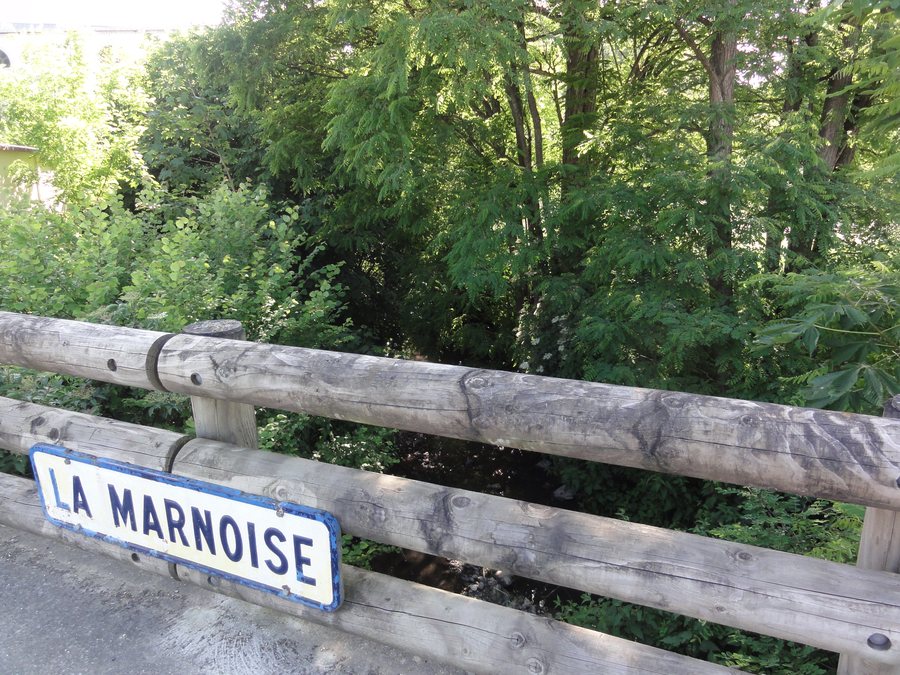 File:Mondrepuis (Aisne) La Marnoise (rivière).JPG