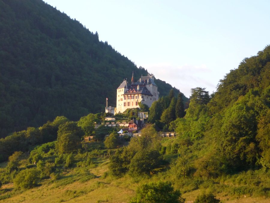 File:Château de Menthon-Saint-Bernard Ramponnet.JPG
