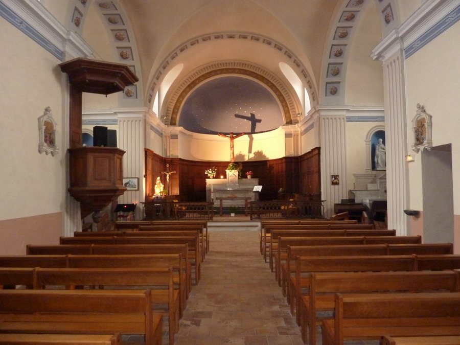 File:France Isère Herbeys church Interior 1.jpg