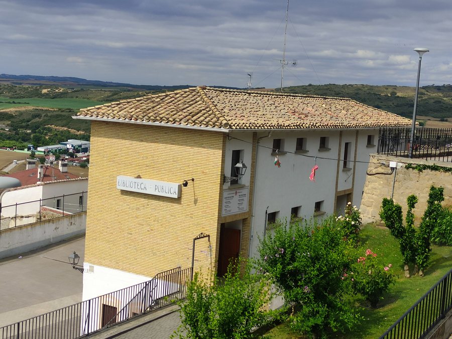 File:Biblioteca Pública de Mendigorría.jpg