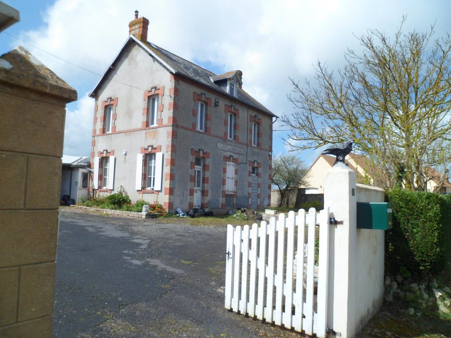 File:Angoville-au-Plain - Mairie.JPG
