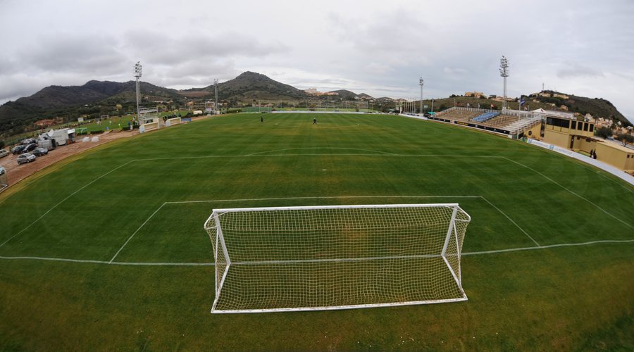 File:Stadion Atamaria.jpg