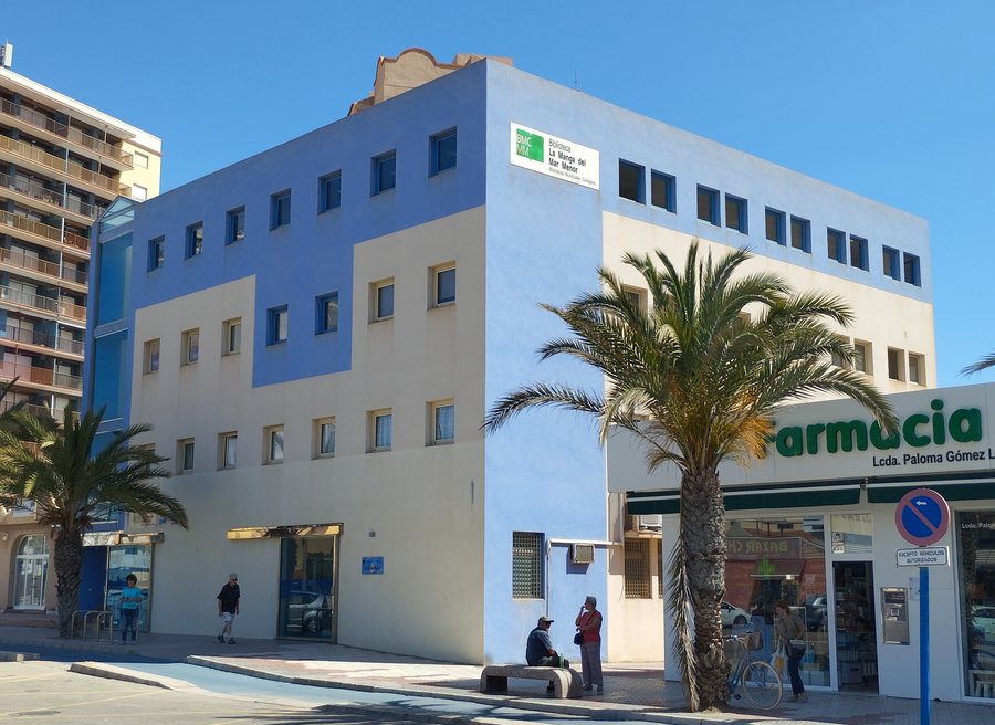 File:Biblioteca de La Manga del Mar Menor (20230508 113806).jpg