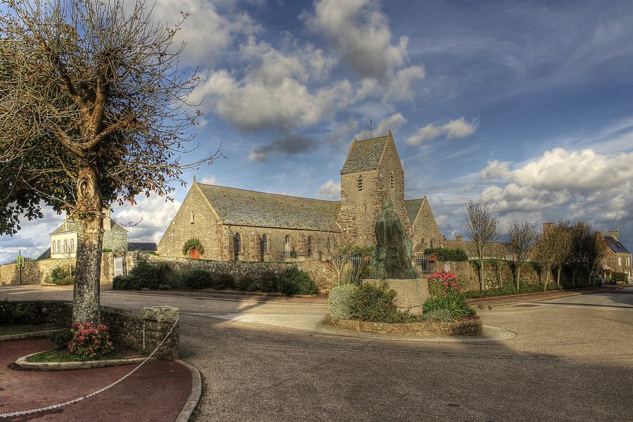 File:Eglise-Gréville-Hague.jpg
