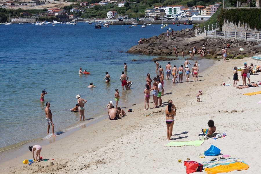 File:Praia de Sinás - Raxó - Poio - Galiza (Spain).jpg