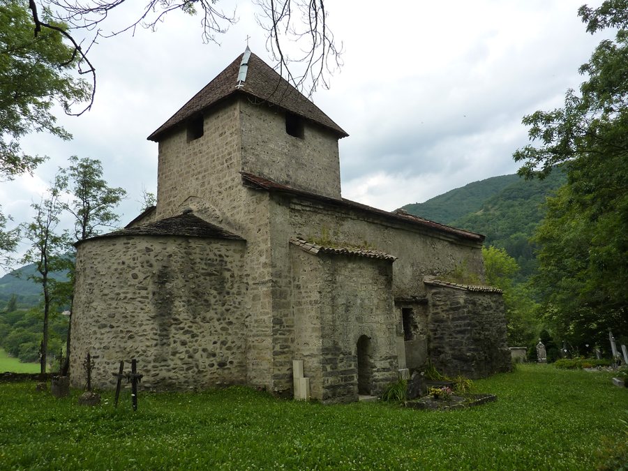 File:Fr Saint-Martin-de-la-Cluze Chapelle Saint-Christophe de Pâquier Apse and side.JPG