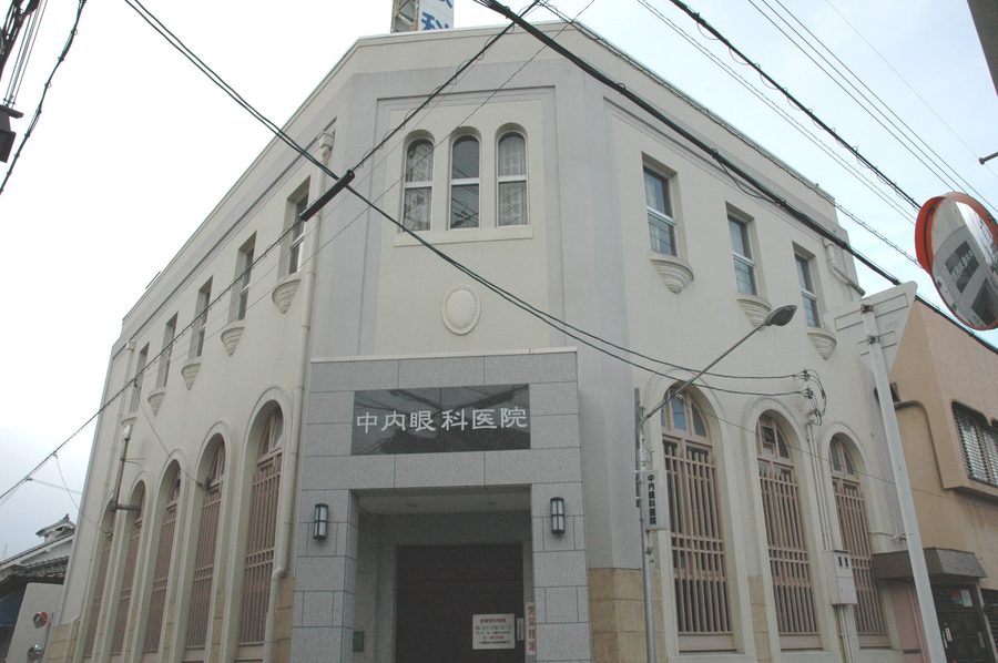Historic former bank building in Tondabayashi Jinaimachi