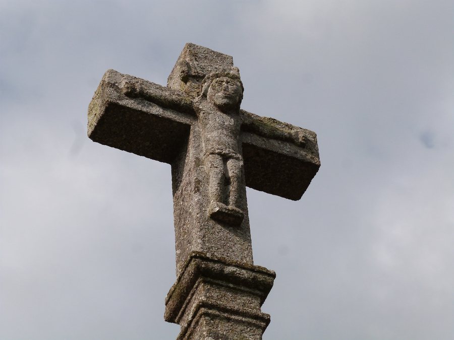 File:Croix du bourg (Le Gouray, 22) - 01.jpg