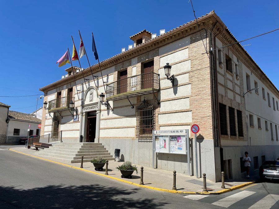 File:Ayuntamiento de Olias del Rey.jpg