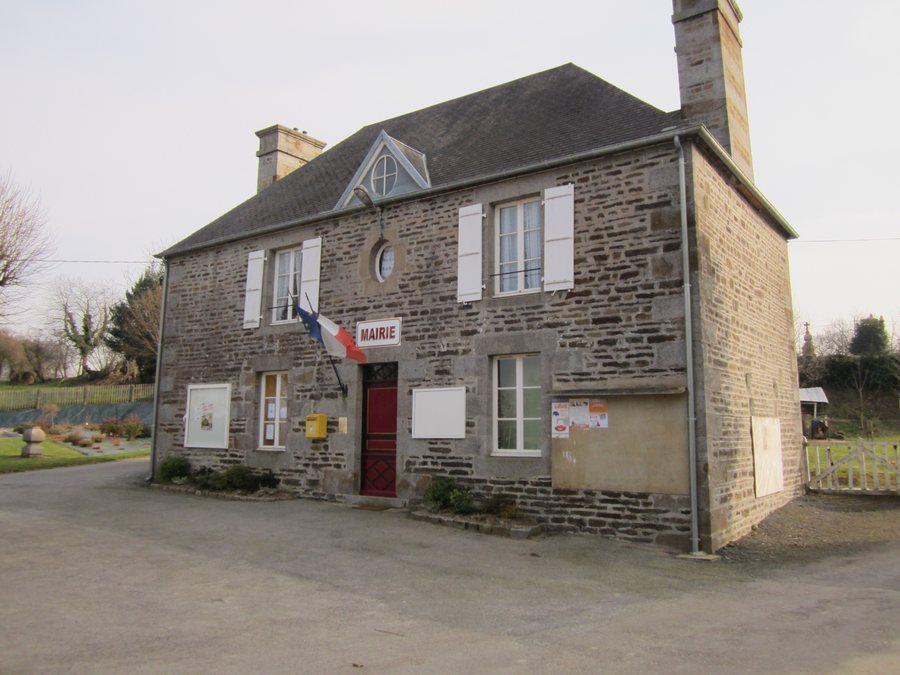 File:Les Cresnays - Mairie.JPG