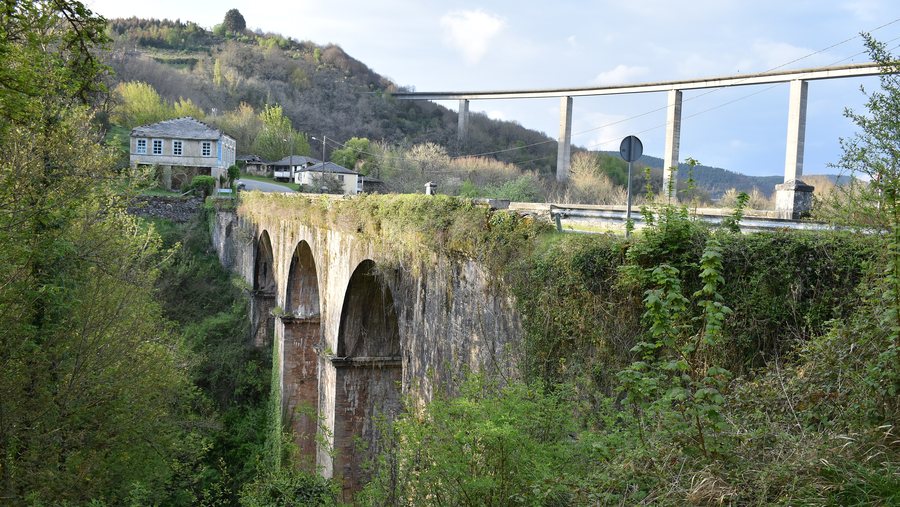 File:Puente de Cruzul, en Becerreá (Lugo, España).jpg