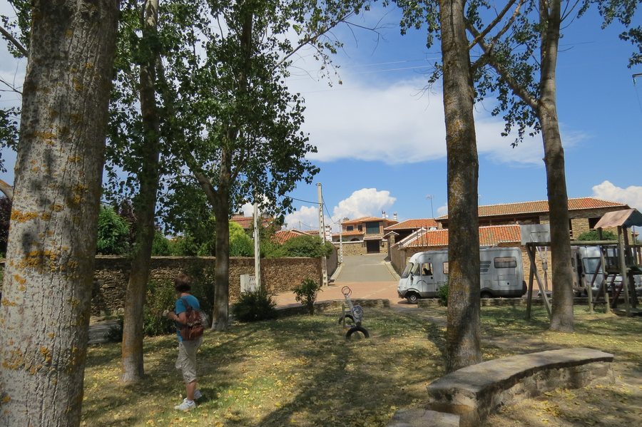 File:24732 Santiago Millas, León, Spain - panoramio (1).jpg